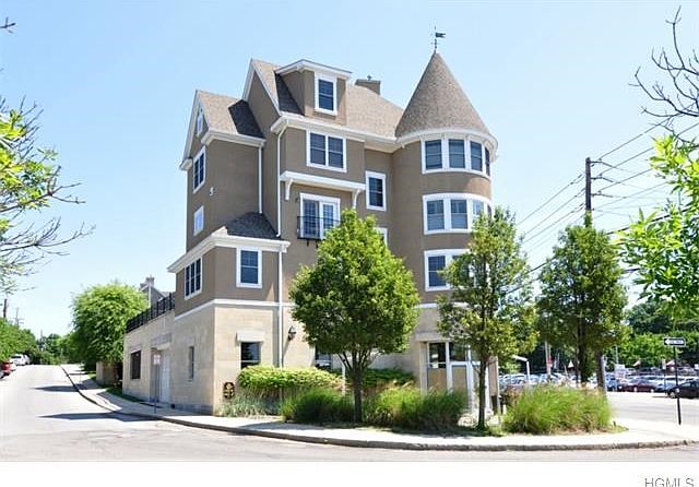 Huguenot Hills Street View