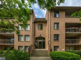 5821 Edson Ln APT T3, Rockville, MD 20852