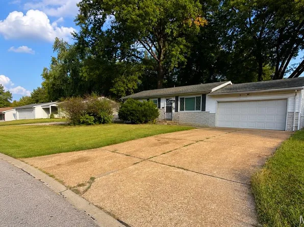 1457 Widefields Ln, Saint Louis, MO 63138