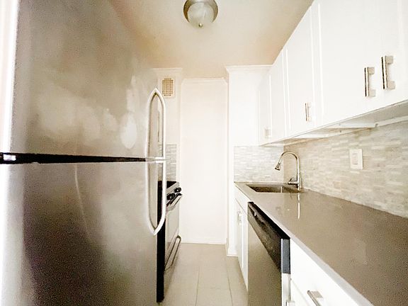 3rd image of 32 Park Ave #2W