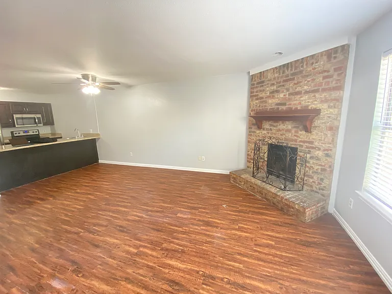 207 Country Bend Dr — Photo 6
