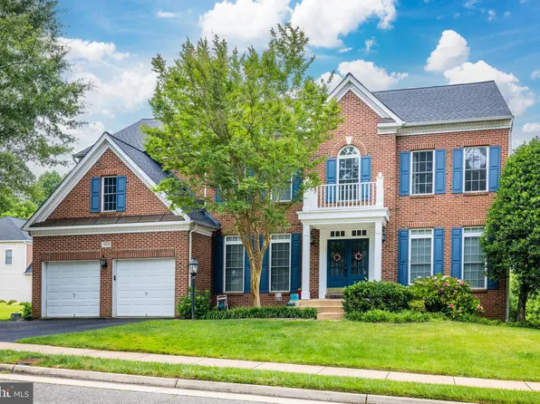 8649 Hillside Manor Dr, Springfield, VA 22152