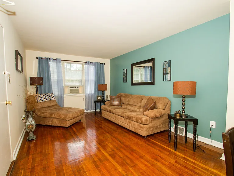 Washington Park Apartments — Photo 6