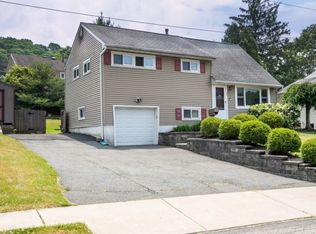 36 Richard St, Dover, NJ 07801