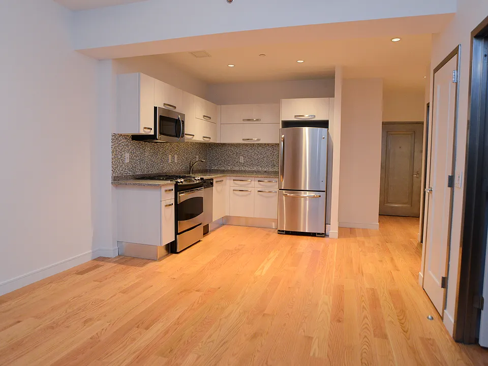 114 Greenpoint Ave #4D