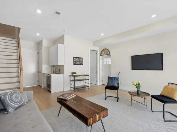 220 Freeman Avenue image 34 of 47