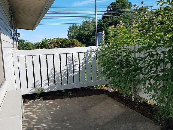 2nd image of 2714 Carleton Ct #2714