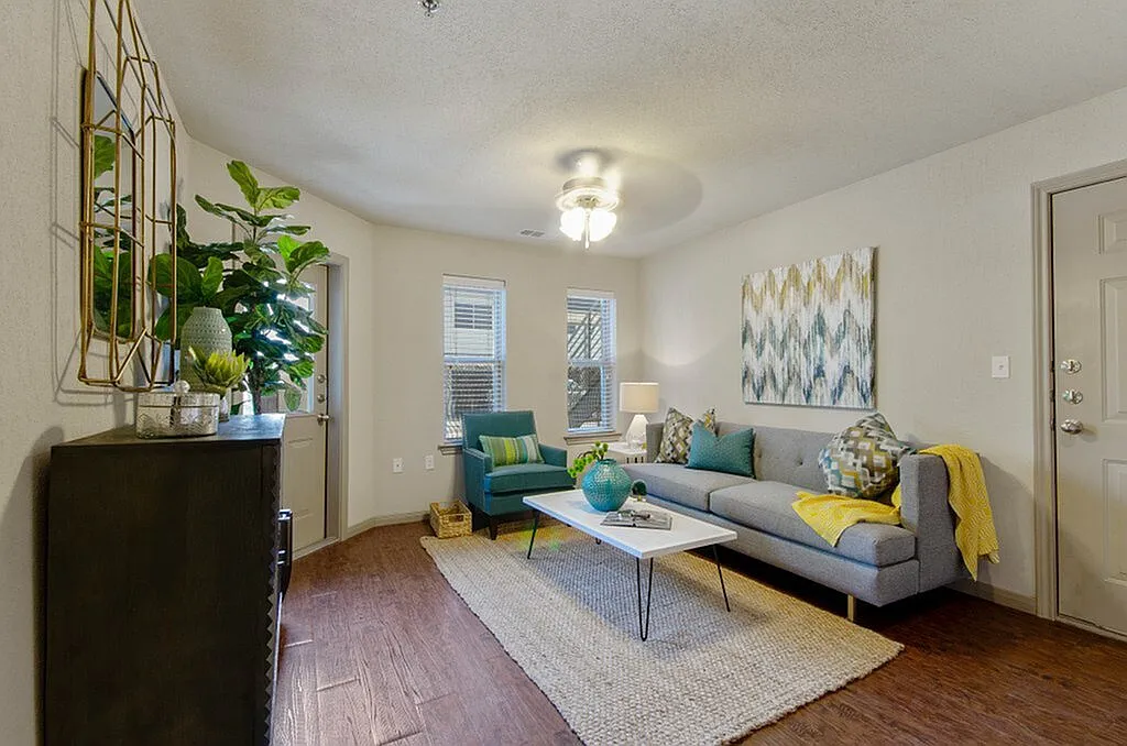 Tinsley Place — Photo 1