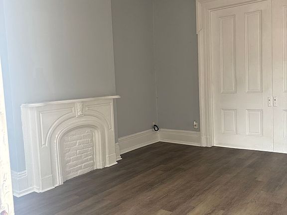 4th image of 1519 W Jefferson St APT 1