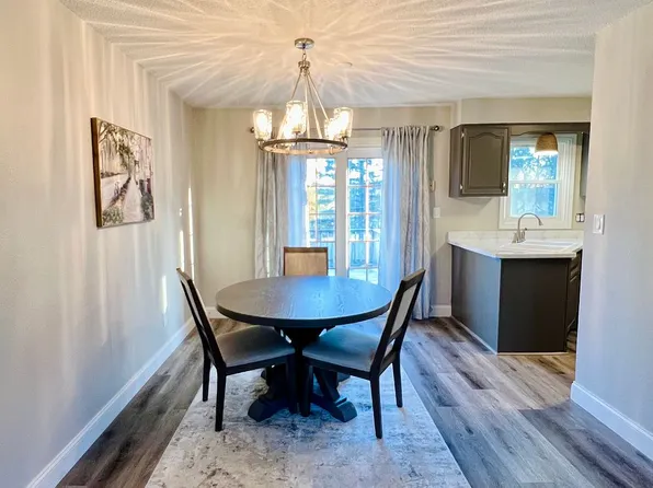 339 Lake View Dr NE, Solon, IA 52333