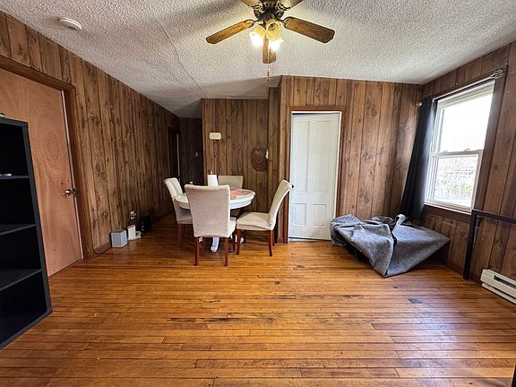 3rd image of 631 Walnut St APT 3