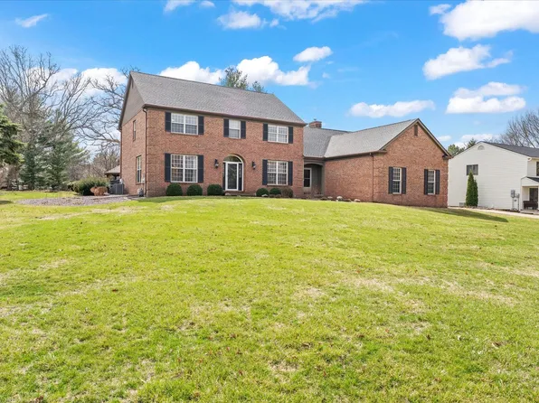 1303 Hickory Tree Ct, Mahomet, IL 61853