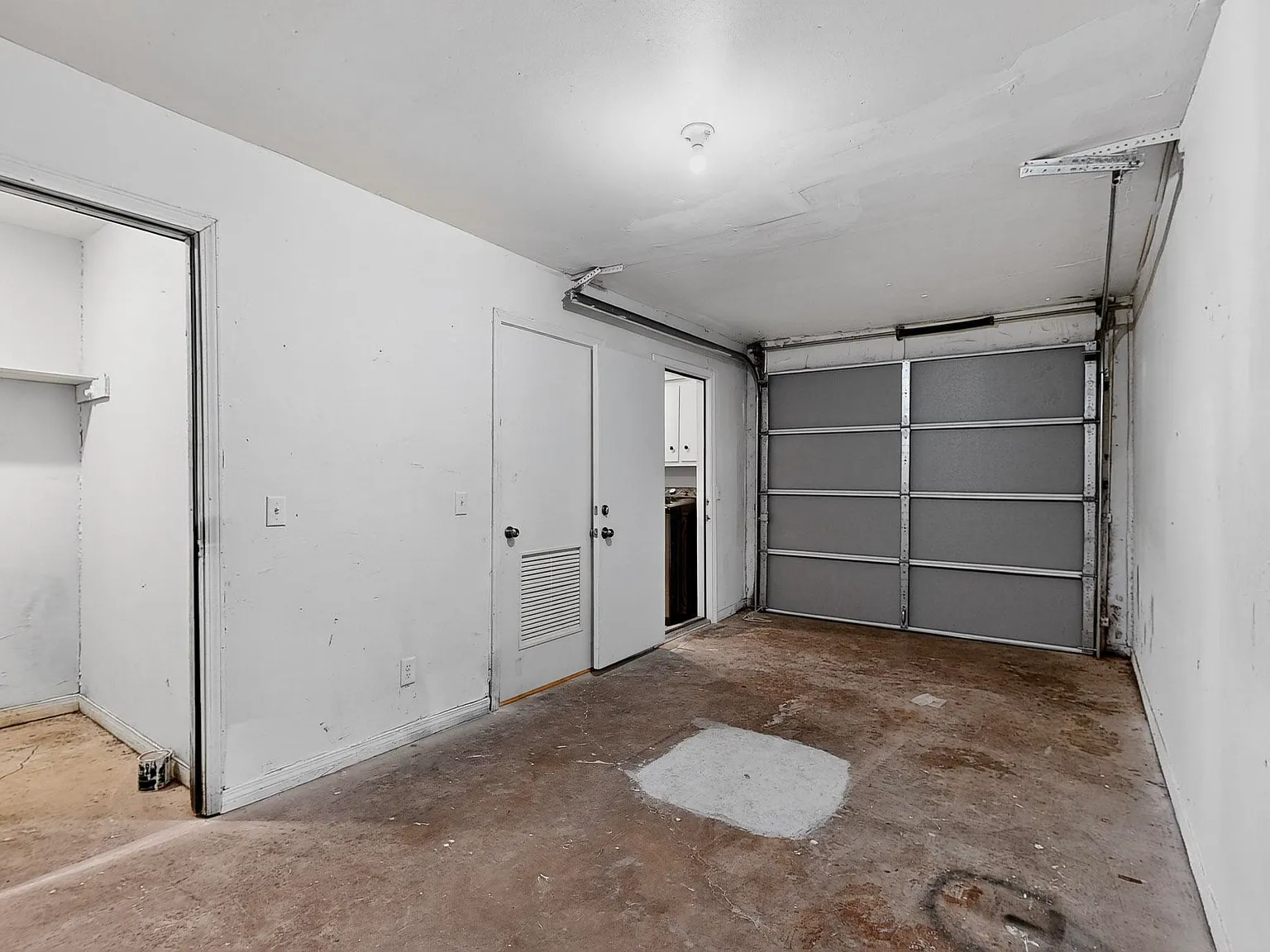 3 bed, 1127 sqft, $1,850 — Photo 4