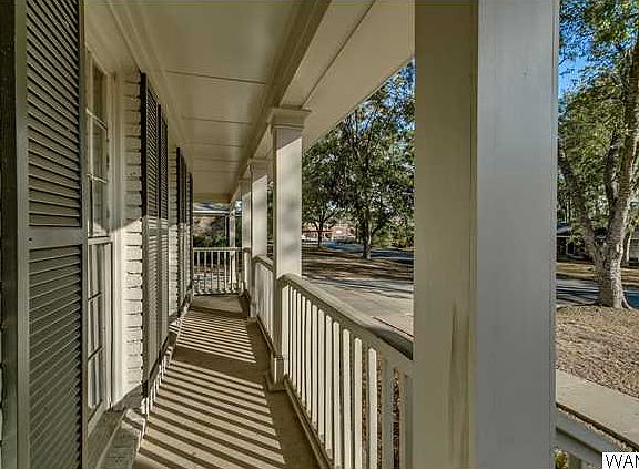 3rd image of 1602 Heritage Ln