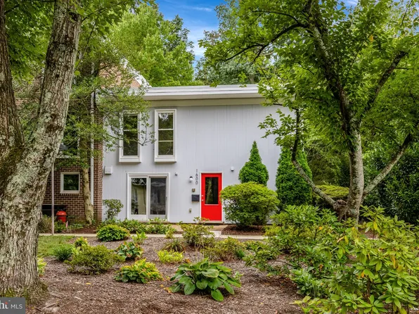 1600 Wainwright Dr, Reston, VA 20190