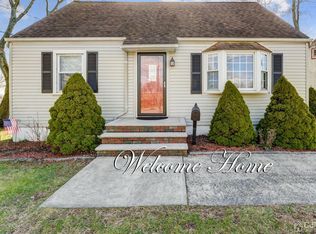 85 Longview Cir, Fords, NJ 08863