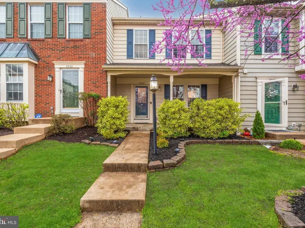 7030 Gatton Sq, Alexandria, VA 22315