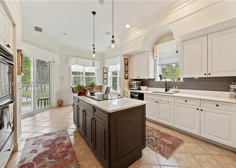 1st image of 207 Berwick Dr #207