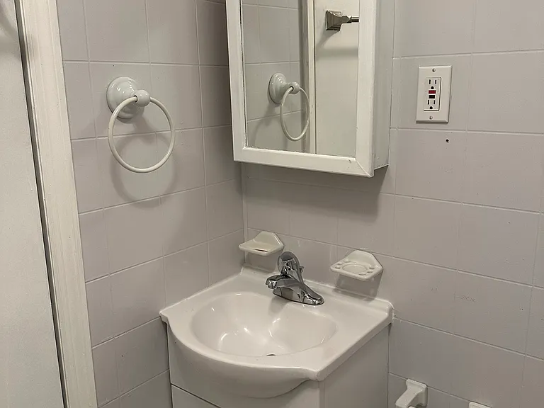 836 Maple St #1 — Photo 8