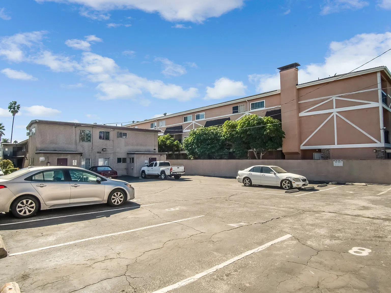 123 W Acacia Ave — Photo 4