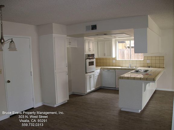 3rd image of 1025 W Paradise Ave