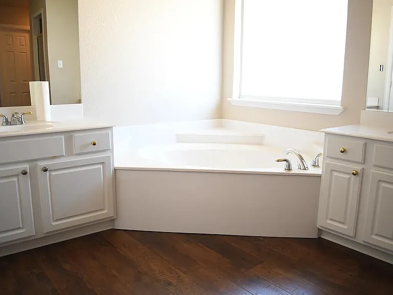 5100 Chesterfield Pl — Photo 16