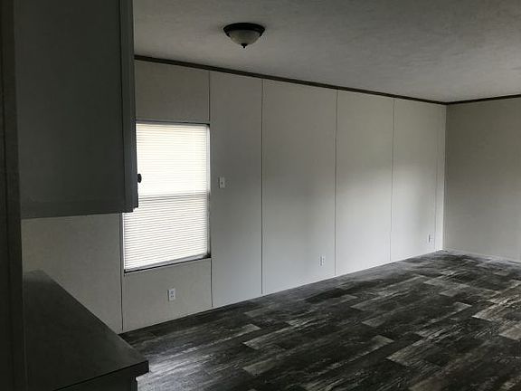 3rd image of 13621 Youngstown Ave #28
