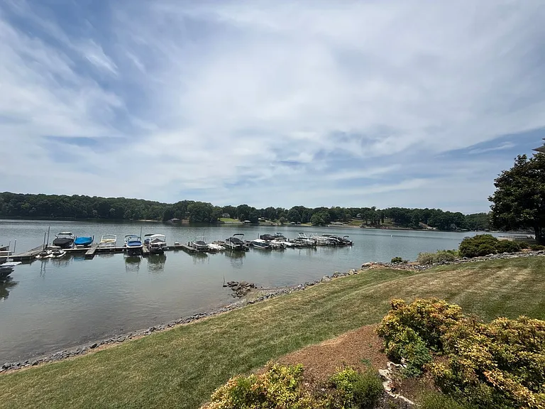 9817 Emerald Point Dr #8 — Photo 28