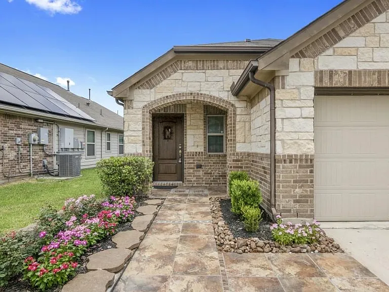 19618 Kingston Green Ln — Photo 2