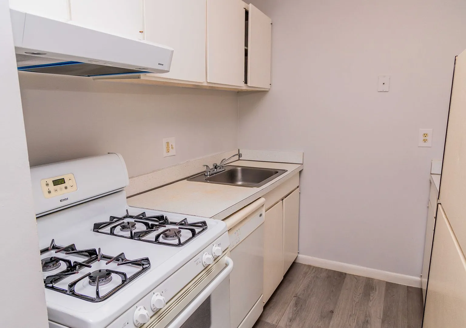 Two Bedroom Apartment Available At Barracks West — Photo 4