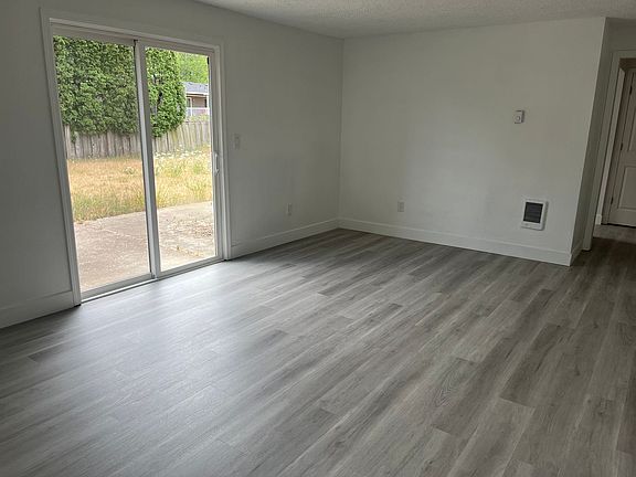 2nd image of 10505 NE 44th St