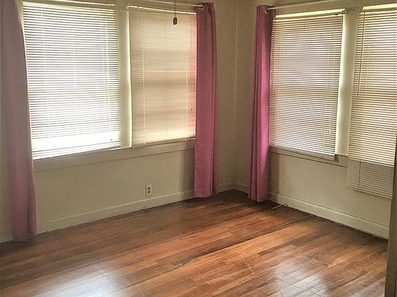 4th image of 305 Highland Heights Dr