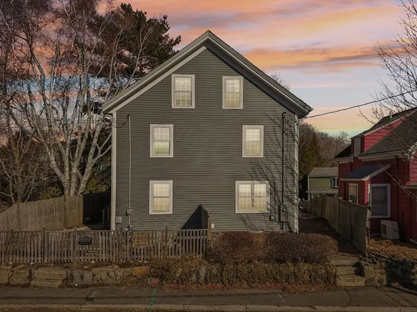 55 Green St, Marblehead, MA 01945