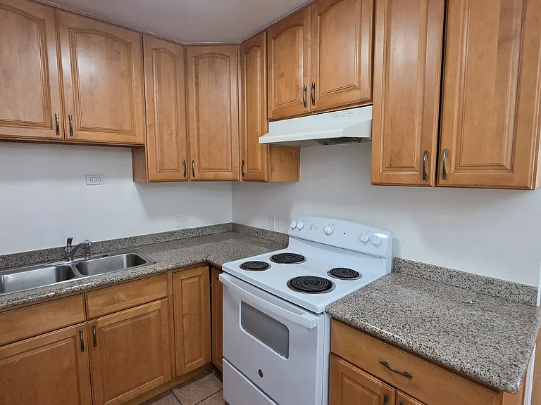 620 W Lexington Dr #5 — Photo 13