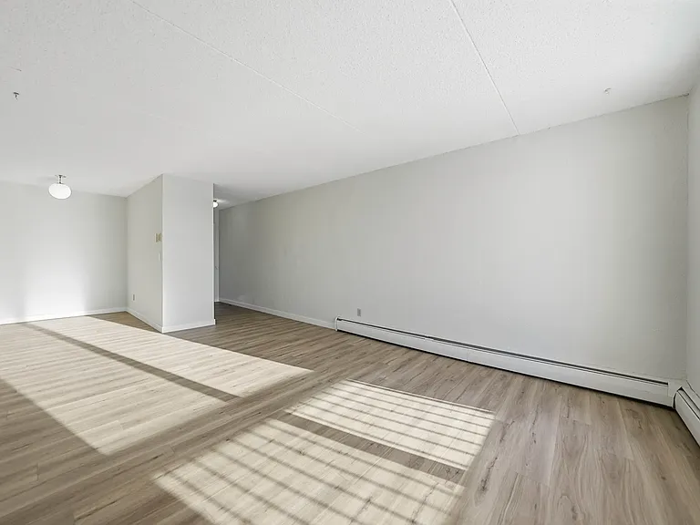 34 Kleisinger Cres — Photo 8