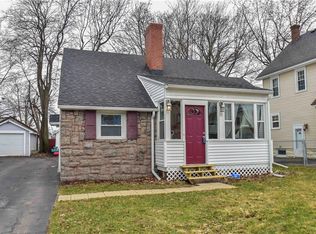 110 Castleford Rd, Rochester, NY 14616