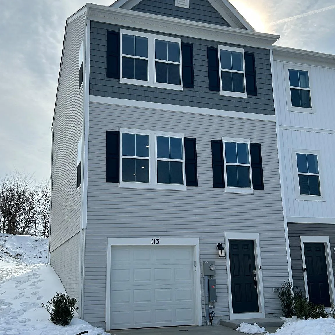 3 bed, 2.5 bath, 1750 sqft, $2,000 — Photo 1