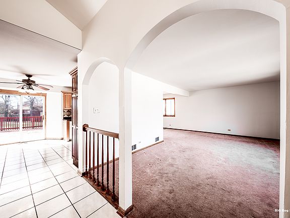 5th image of 6619 W 91st St