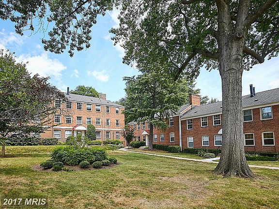 3rd image of 2603 Arlington Blvd APT 101
