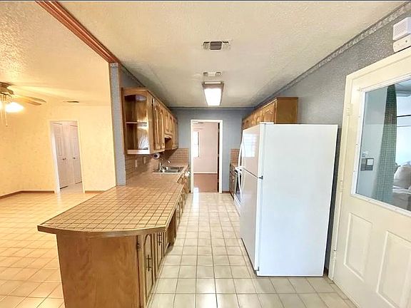 5th image of 2207 Boland St