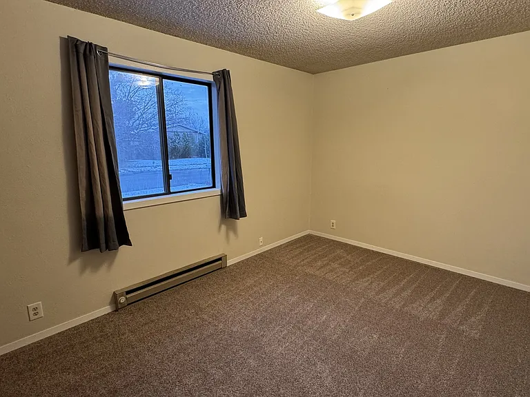 110 N Yellowstone Ave — Photo 10