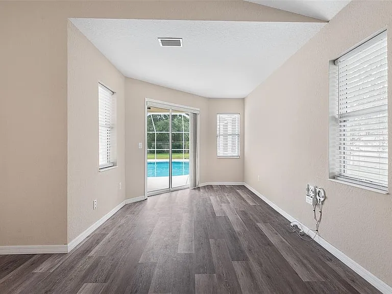 14 Colechester Ln — Photo 27