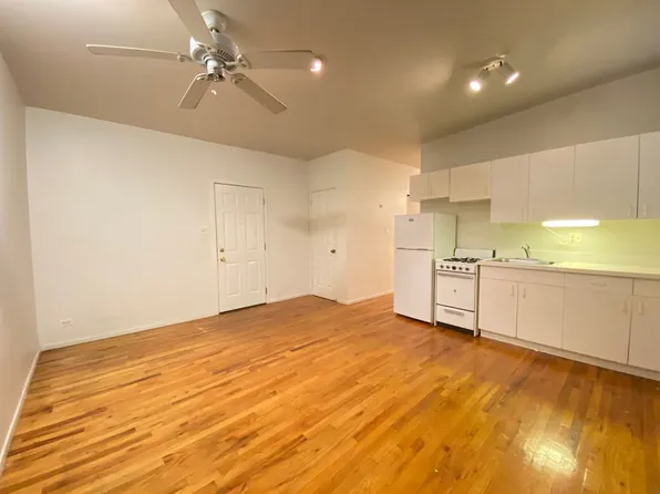 The Ambassador, 5959 N Kenmore Ave #104, Chicago, IL 60660