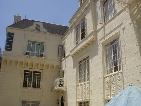 4th image of 555 N Rossmore Ave APT 104
