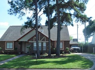 5615 Sheraton Oaks Dr, Houston, TX 77091