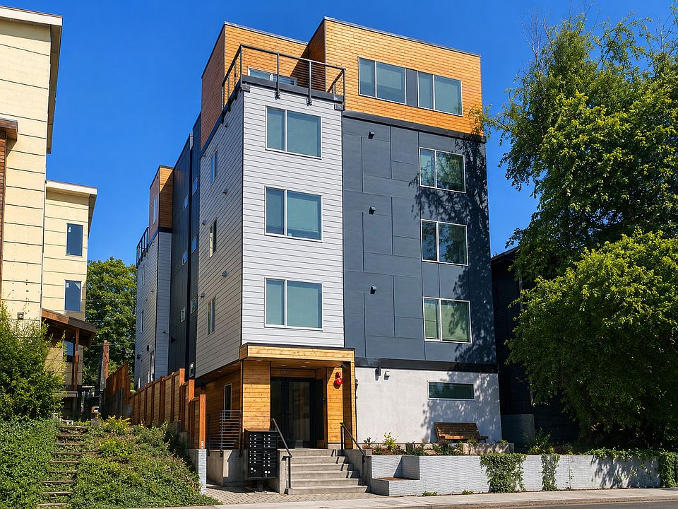 1st image of 5006 15th Ave NE #B03