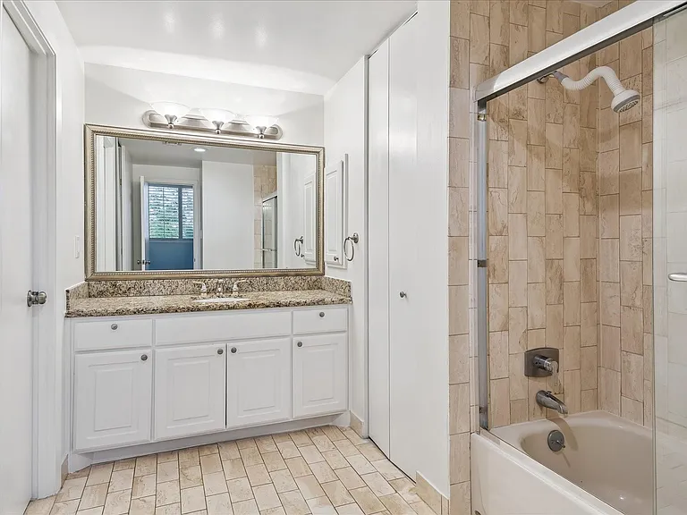 21 Briar Hollow Ln #501 — Photo 18