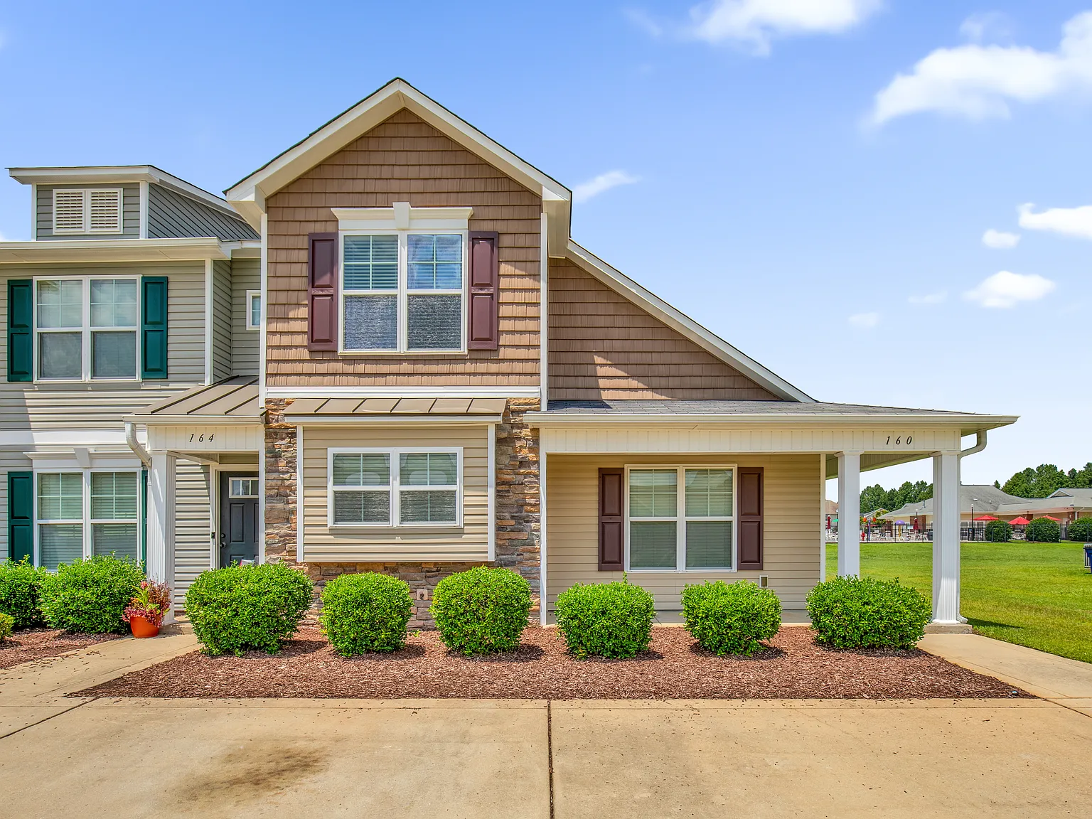 3 bed, 2.5 bath, 1411 sqft, $1,850 — Photo 1