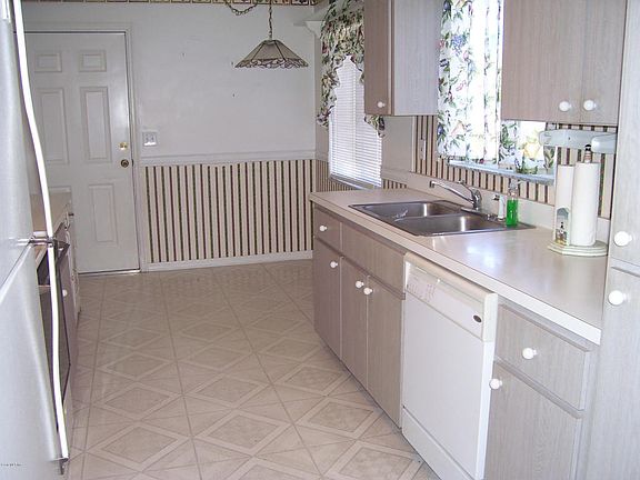 4th image of 17563 SE 95th Cir