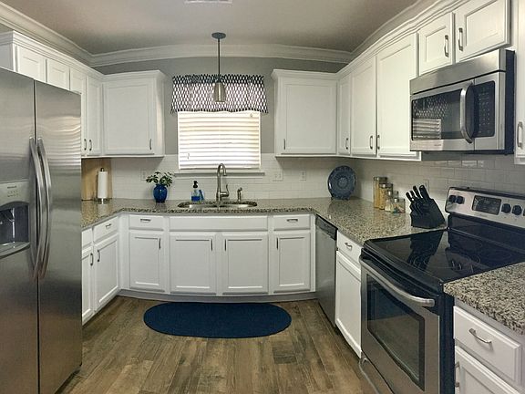 4th image of 6520 Thomas Cir